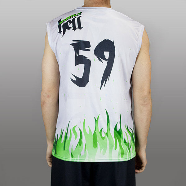 back of man wearing a grey sleeveless jersey #59